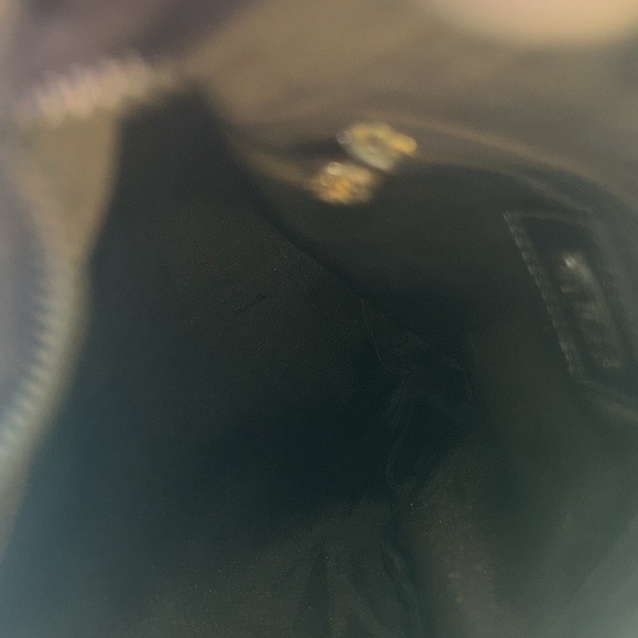 Fendi handbag great condition ( vintage) leather Trim material exterior - Picture 4 of 5